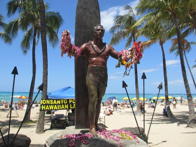 The Duke Kahanamoku statue in Waikiki
