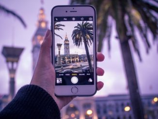 3 Creative Ideas for Getting Travel Pictures off Your Phone