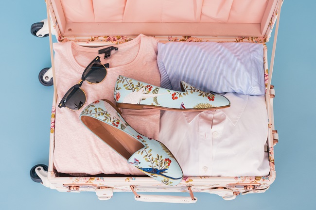 How to Pack Your Clothes for Travel: A Guide 