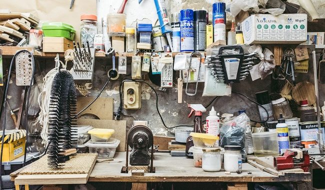 All The Steps In Building A DIY Garage Shelves